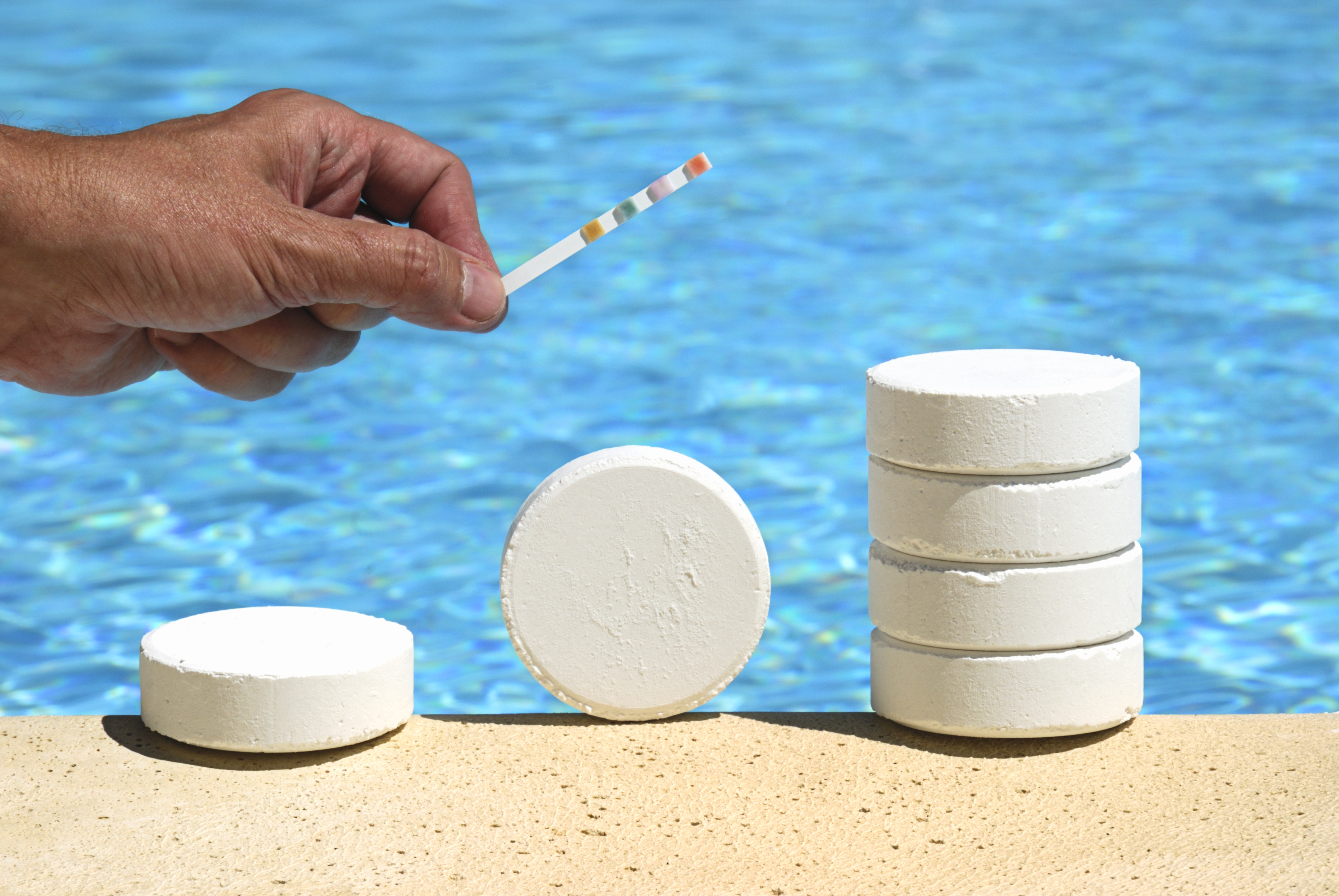 How Do Phosphates Affect Your Swimming Pool?