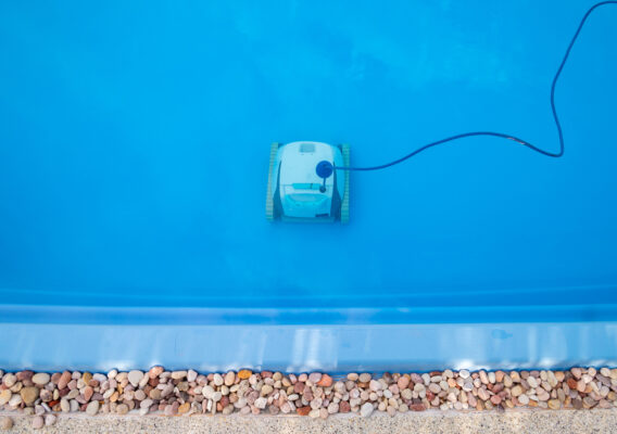 Robotic Pool Cleaners: Advantages & Tips for Buying