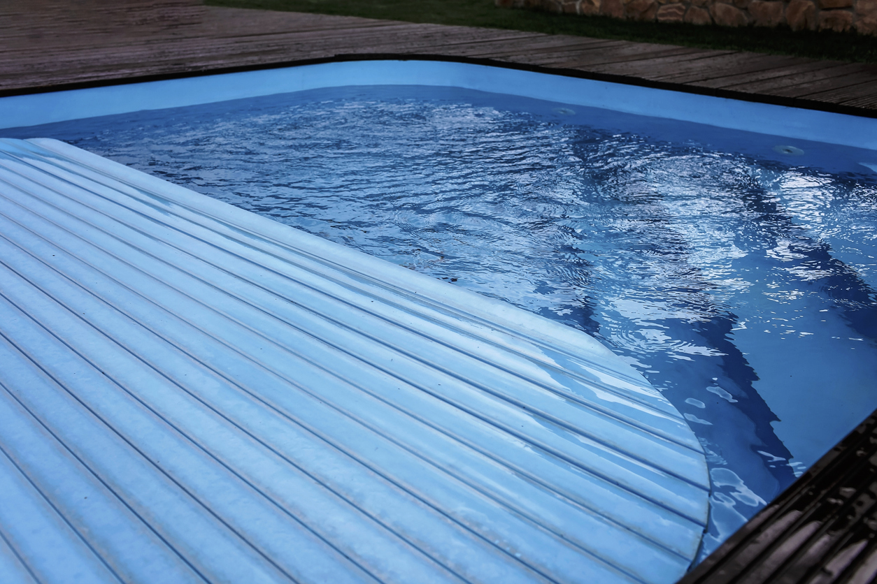 The Pros and Cons of Automatic Inground Pool Covers